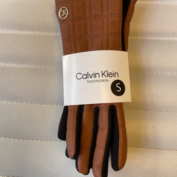 Calvin Klein Leather Touchscreen Gloves Brown Black Quilted Small NEW - Picture 5 of 5